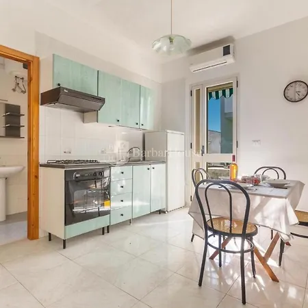 Apartment Timone *